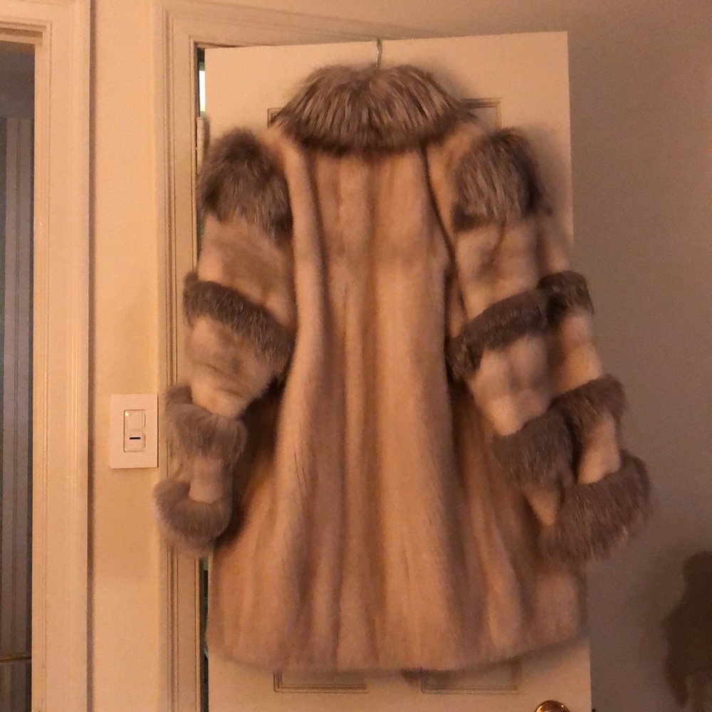 Mink & Fox 🦊 Fur Coat - Picture 5 of 13